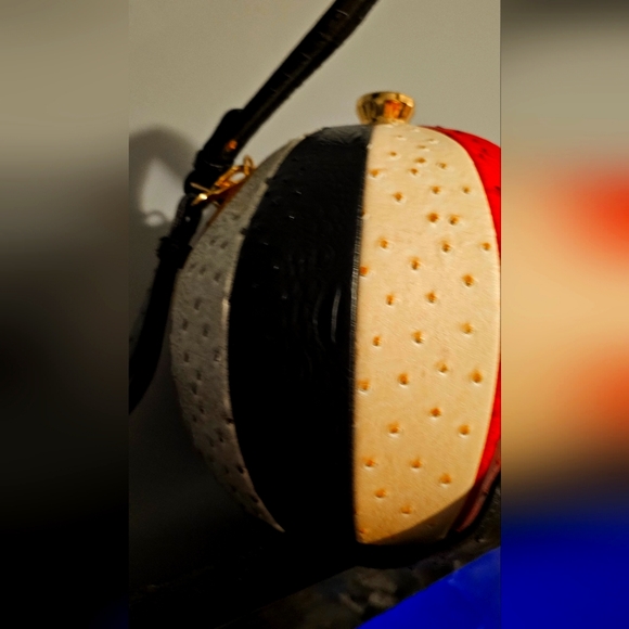 Multi-Color Leather Purse, Basketball 🏀 Shap, w/Handed & Shoulder Strap - Picture 5 of 11